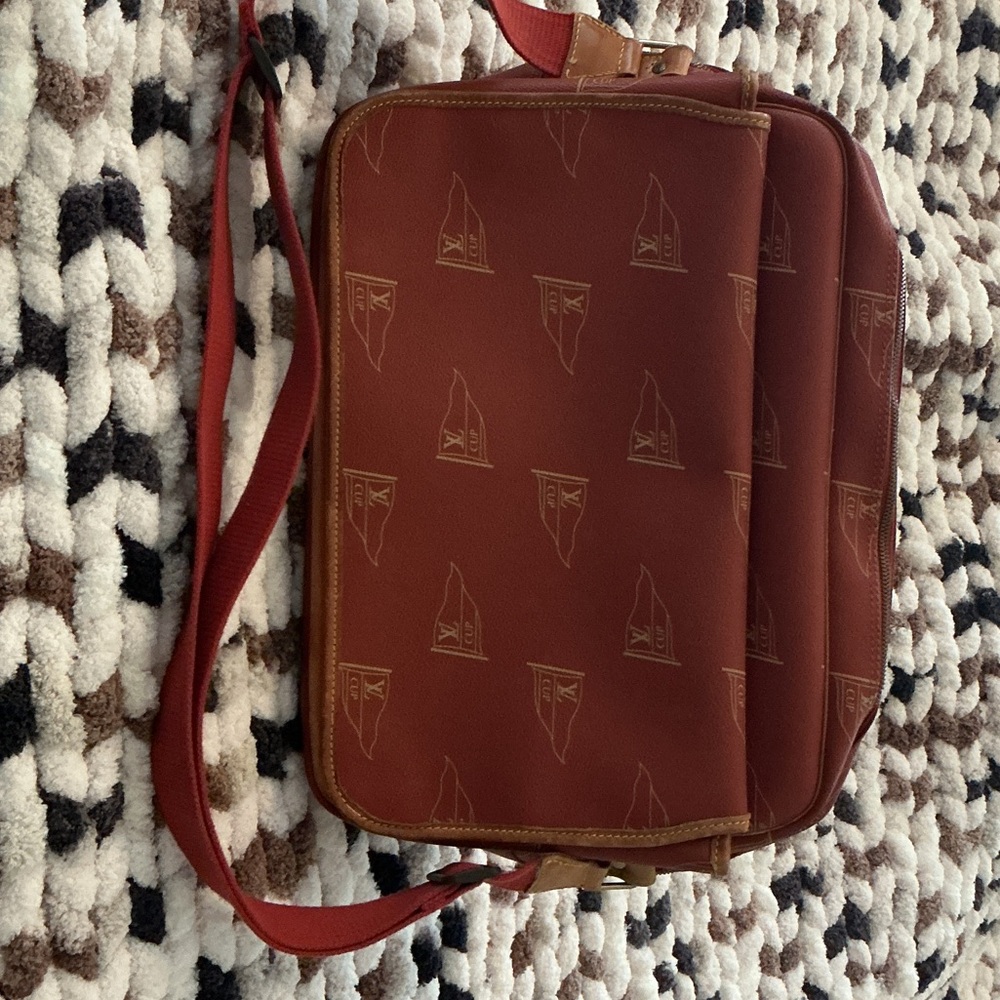 AUTH LOUIS VUITTON CUP 1995 RED LIMITED SHOULDER BAG LV41